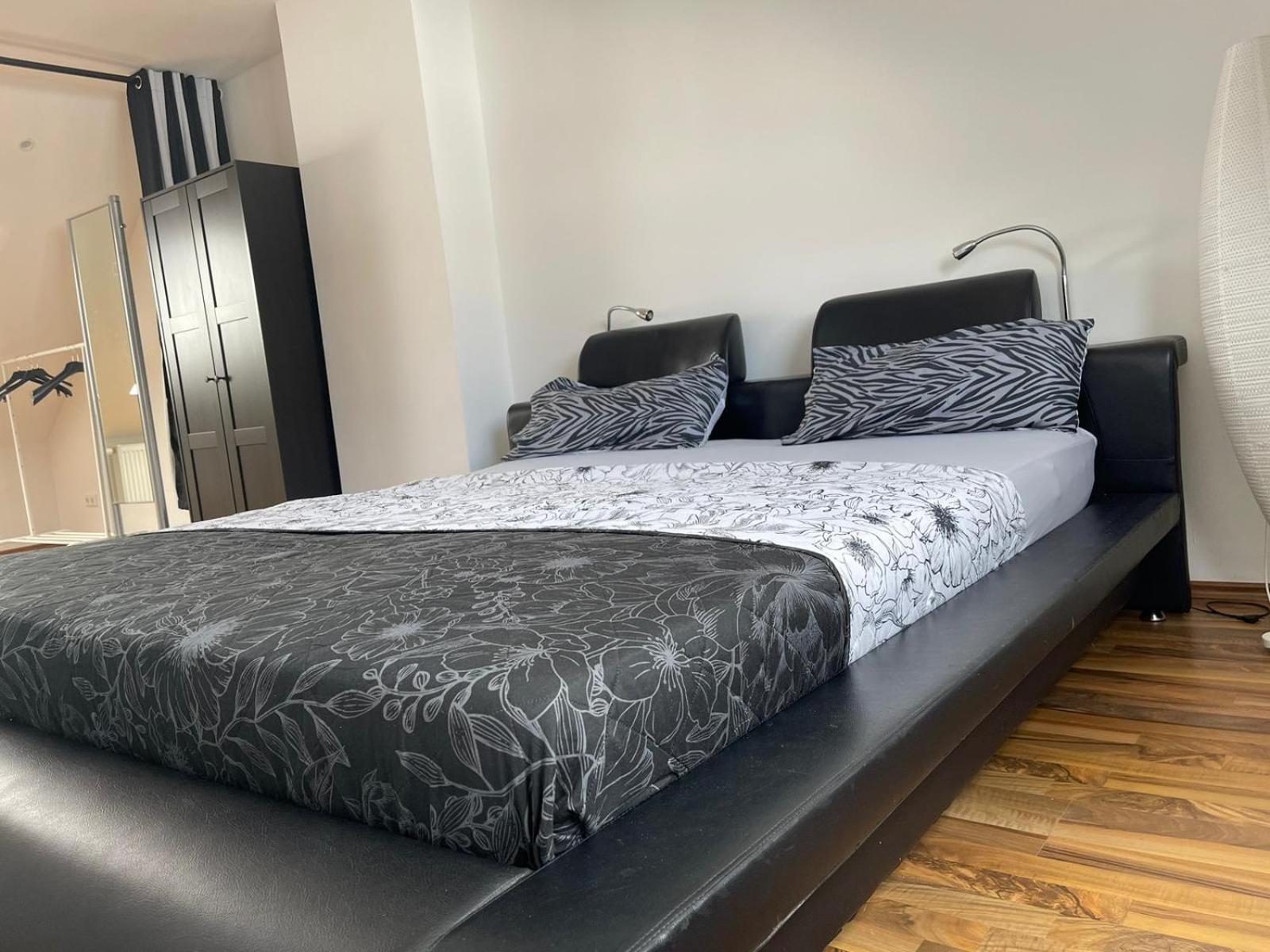 Geraeumige 3-Zimmer-Ferienwohnung Im Herzen Von 카셀 외부 사진