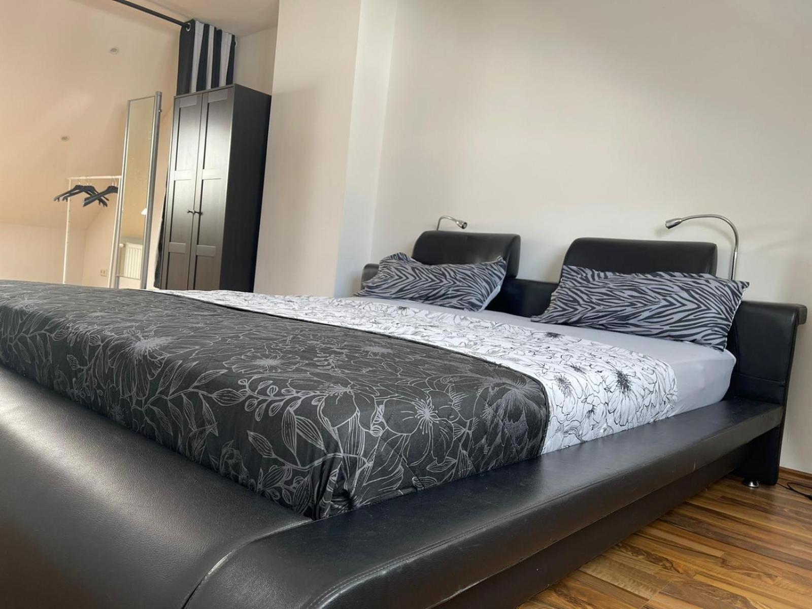 Geraeumige 3-Zimmer-Ferienwohnung Im Herzen Von 카셀 외부 사진